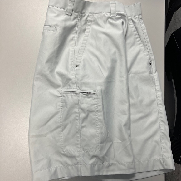 Calloway Golf Shorts Gray Flat front Shorts Mens 34 X 10’ Inseam - Picture 6 of 9